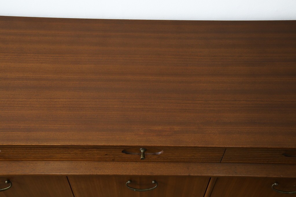 イギリスビンテージ　nathan(ネイサン)社　希少モデル!　チーク材　スタイリッシュなサイドボード　(R-065849)