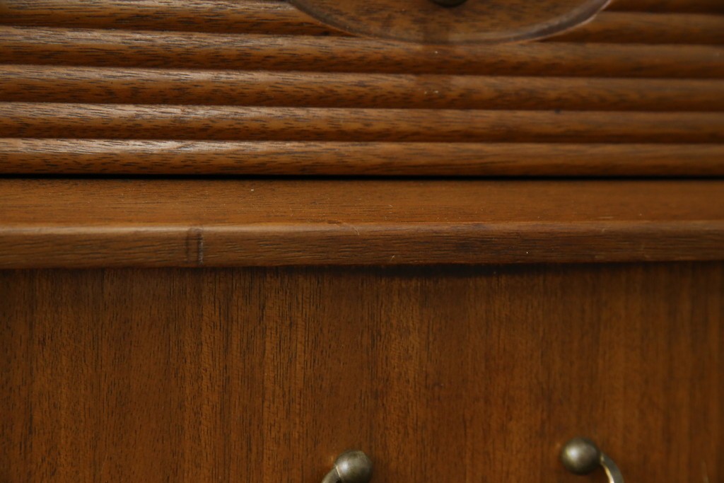 イギリスビンテージ　nathan(ネイサン)社　希少モデル!　チーク材　スタイリッシュなサイドボード　(R-065849)