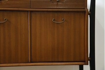 イギリスビンテージ　nathan(ネイサン)社　希少モデル!　チーク材　スタイリッシュなサイドボード　(R-065849)