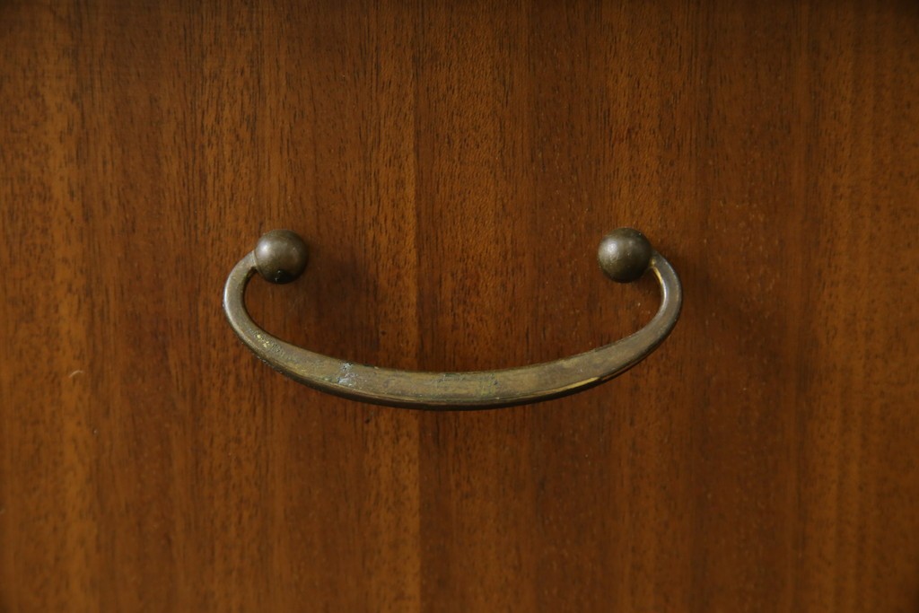 イギリスビンテージ　nathan(ネイサン)社　希少モデル!　チーク材　スタイリッシュなサイドボード　(R-065849)