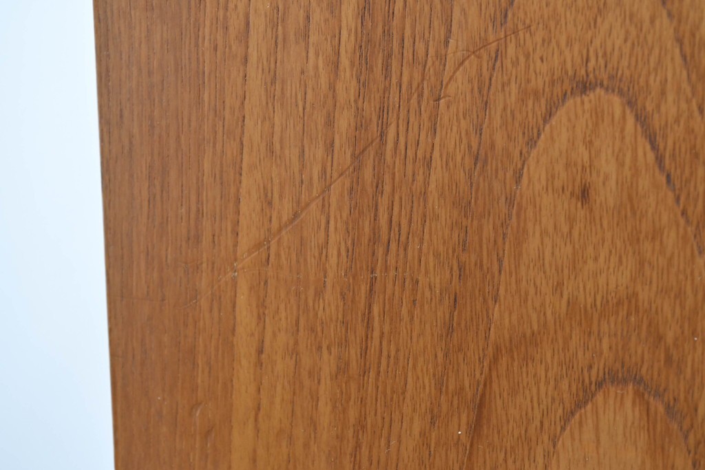 イギリスビンテージ　チーク材　北欧スタイルにおすすめ!!優しい木の温もり溢れるサイドボード　(R-065852)