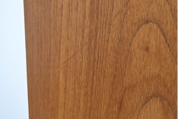 イギリスビンテージ　チーク材　北欧スタイルにおすすめ!!優しい木の温もり溢れるサイドボード　(R-065852)