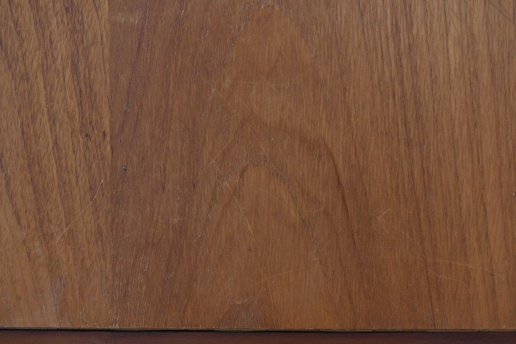 イギリスビンテージ　チーク材　北欧スタイルにおすすめ!!優しい木の温もり溢れるサイドボード　(R-065852)