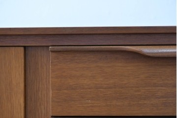 イギリスビンテージ　チーク材　北欧スタイルにおすすめ!!優しい木の温もり溢れるサイドボード　(R-065852)