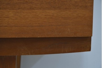 イギリスビンテージ　チーク材　北欧スタイルにおすすめ!!優しい木の温もり溢れるサイドボード　(R-065852)