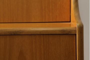 イギリスビンテージ　G-PLAN(ジープラン)　洗練されたデザインが美しいサイドキャビネット(サイドボード、戸棚、収納棚、ヴィンテージ、北欧、英国)(R-065854)