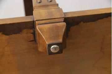 中古　DREXEL HERITAGE(ドレクセルヘリテイジ)　高級感たっぷりなガラストップのセンターテーブル(ローテーブル、リビングテーブル、カクテルテーブル)(定価約60万円)(R-065859)