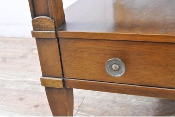 中古　DREXEL HERITAGE(ドレクセルヘリテイジ)　Triune(トライユン)シリーズ　すっきりした佇まいのエンドテーブル(サイドテーブル、ナイトテーブル、飾り台)(R-065861)