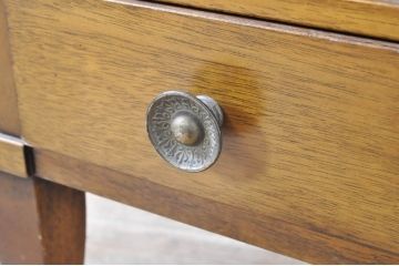 中古　DREXEL HERITAGE(ドレクセルヘリテイジ)　Triune(トライユン)シリーズ　すっきりした佇まいのエンドテーブル(サイドテーブル、ナイトテーブル、飾り台)(R-065861)