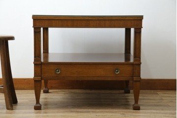 中古　DREXEL HERITAGE(ドレクセルヘリテイジ)　Triune(トライユン)シリーズ　すっきりした佇まいのエンドテーブル　(R-065862)