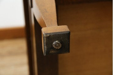 中古　DREXEL HERITAGE(ドレクセルヘリテイジ)　Triune(トライユン)シリーズ　すっきりした佇まいのエンドテーブル　(R-065862)