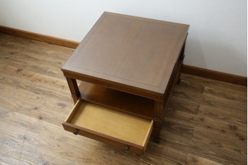 中古　DREXEL HERITAGE(ドレクセルヘリテイジ)　Triune(トライユン)シリーズ　すっきりした佇まいのエンドテーブル　(R-065862)