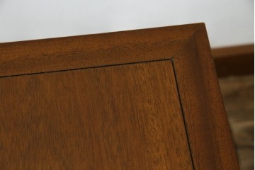 中古　DREXEL HERITAGE(ドレクセルヘリテイジ)　Triune(トライユン)シリーズ　すっきりした佇まいのエンドテーブル　(R-065862)