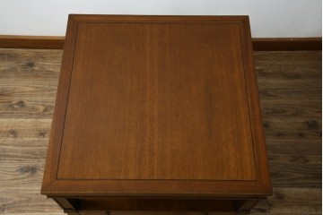 中古　DREXEL HERITAGE(ドレクセルヘリテイジ)　Triune(トライユン)シリーズ　すっきりした佇まいのエンドテーブル　(R-065862)