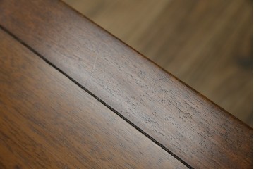 中古　DREXEL HERITAGE(ドレクセルヘリテイジ)　Triune(トライユン)シリーズ　すっきりした佇まいのエンドテーブル　(R-065862)