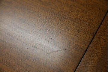 中古　DREXEL HERITAGE(ドレクセルヘリテイジ)　Triune(トライユン)シリーズ　すっきりした佇まいのエンドテーブル　(R-065862)