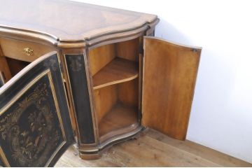 中古　希少!!　DREXEL HERITAGE(ドレクセルヘリテイジ)　シノワズリ様式　優美で華やかな装飾が見事なサイドボード(カウンター、キャビネット、収納棚、戸棚、中国美術)(R-065864)