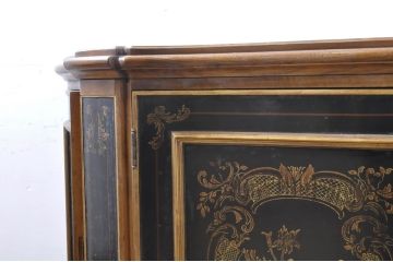 中古　希少!!　DREXEL HERITAGE(ドレクセルヘリテイジ)　シノワズリ様式　優美で華やかな装飾が見事なサイドボード(カウンター、キャビネット、収納棚、戸棚、中国美術)(R-065864)