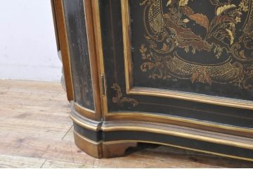 中古　希少!!　DREXEL HERITAGE(ドレクセルヘリテイジ)　シノワズリ様式　優美で華やかな装飾が見事なサイドボード(カウンター、キャビネット、収納棚、戸棚、中国美術)(R-065864)