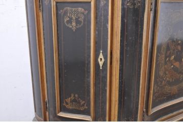 中古　希少!!　DREXEL HERITAGE(ドレクセルヘリテイジ)　シノワズリ様式　優美で華やかな装飾が見事なサイドボード(カウンター、キャビネット、収納棚、戸棚、中国美術)(R-065864)
