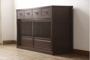 中古　美品　タモ材　重厚感のある佇まいが魅力の水屋箪笥サイドボード(サイドキャビネット、収納棚、戸棚、食器棚)(R-065867)