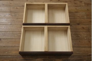 中古　美品　タモ材　重厚感のある佇まいが魅力の水屋箪笥サイドボード(サイドキャビネット、収納棚、戸棚、食器棚)(R-065867)