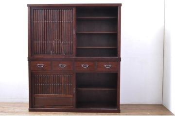中古　美品　タモ材　整然と並ぶ縦桟が和モダンな雰囲気を醸し出す水屋箪笥サイドボード(サイドキャビネット、収納棚、戸棚、食器棚)(R-065868)