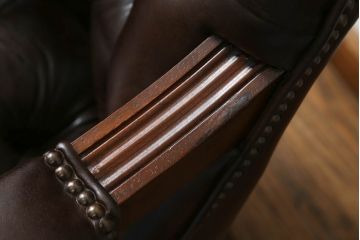 中古　美品　イギリス　Lloyd's Antiques(ロイズ・アンティークス)取り扱い　Carlton Chair(カールトンチェア)　上品でクラシカルな佇まいが魅力のアームチェア(サロンチェア、椅子、イス、英国)(R-065871)