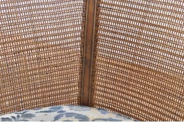 中古　DREXEL HERITAGE(ドレクセルヘリテイジ)　優雅なひとときをお楽しみいただけるラウンジチェア2脚セット(アームチェア、ケインバックチェア、ラタン、籐、椅子、イス、バラ売り可能)(R-065872)