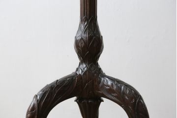 イギリスアンティーク　マホガニー材　素晴らしい彫刻が目を惹く譜面台(譜面立、ミュージックスタンド、ブックレスト、書見台、レシピ台、英国)(R-065873)