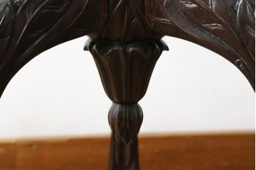 イギリスアンティーク　マホガニー材　素晴らしい彫刻が目を惹く譜面台(譜面立、ミュージックスタンド、ブックレスト、書見台、レシピ台、英国)(R-065873)