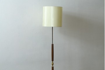 イギリスアンティーク　ローズウッド　気品漂うインテリアのアクセントになるフロアスタンド　(R-065874)