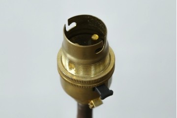 イギリスアンティーク　ローズウッド　気品漂うインテリアのアクセントになるフロアスタンド　(R-065874)