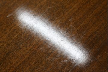 イギリスアンティーク　ウォールナット材　気品のあるクラシカルな佇まいが魅力のコンソールテーブル(サイドテーブル)(R-065876)