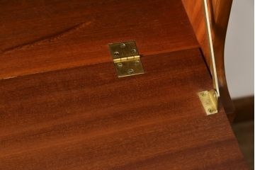 ヴィンテージ家具　北欧ビンテージ　チーク材　木の温もりとスタイリッシュで飽きのこないデザインが魅力のライティングビューロー(簿記机、在宅ワーク、在宅用デスク)(R-065877)