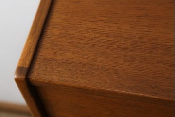 ヴィンテージ家具　北欧ビンテージ　チーク材　木の温もりとスタイリッシュで飽きのこないデザインが魅力のライティングビューロー(簿記机、在宅ワーク、在宅用デスク)(R-065877)