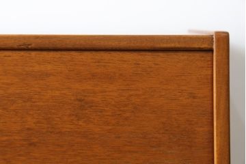 ヴィンテージ家具　北欧ビンテージ　チーク材　木の温もりとスタイリッシュで飽きのこないデザインが魅力のライティングビューロー(簿記机、在宅ワーク、在宅用デスク)(R-065877)