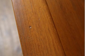 ヴィンテージ家具　北欧ビンテージ　チーク材　木の温もりとスタイリッシュで飽きのこないデザインが魅力のライティングビューロー(簿記机、在宅ワーク、在宅用デスク)(R-065877)