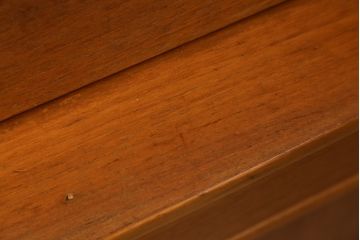 ヴィンテージ家具　北欧ビンテージ　チーク材　木の温もりとスタイリッシュで飽きのこないデザインが魅力のライティングビューロー(簿記机、在宅ワーク、在宅用デスク)(R-065877)