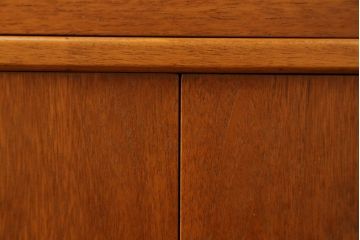 ヴィンテージ家具　北欧ビンテージ　チーク材　木の温もりとスタイリッシュで飽きのこないデザインが魅力のライティングビューロー(簿記机、在宅ワーク、在宅用デスク)(R-065877)