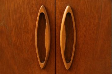 ヴィンテージ家具　北欧ビンテージ　チーク材　木の温もりとスタイリッシュで飽きのこないデザインが魅力のライティングビューロー(簿記机、在宅ワーク、在宅用デスク)(R-065877)