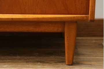 ヴィンテージ家具　北欧ビンテージ　チーク材　木の温もりとスタイリッシュで飽きのこないデザインが魅力のライティングビューロー(簿記机、在宅ワーク、在宅用デスク)(R-065877)