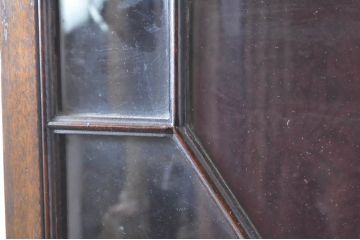 イギリスアンティーク　ウォールナット材　格式高い雰囲気あふれるビューローブックケース(キャビネット、ライティングビューロー、本箱、収納棚、戸棚、サイドチェスト、引き出し、在宅用デスク、在宅ワーク、英国)(R-065883)
