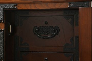 中古　美品　国産手造り家具　ケヤキ(欅)材　2way　置き箪笥としても使える堂々たる風格が漂う車箪笥(衣装箪笥、和タンス、収納たんす、整理箪笥、引き出し)(R-065885)