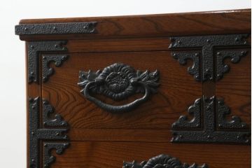 中古　美品　国産手造り家具　ケヤキ(欅)材　2way　置き箪笥としても使える堂々たる風格が漂う車箪笥(衣装箪笥、和タンス、収納たんす、整理箪笥、引き出し)(R-065885)