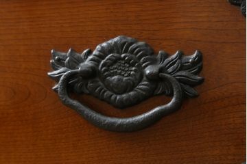 中古　美品　国産手造り家具　ケヤキ(欅)材　2way　置き箪笥としても使える堂々たる風格が漂う車箪笥(衣装箪笥、和タンス、収納たんす、整理箪笥、引き出し)(R-065885)