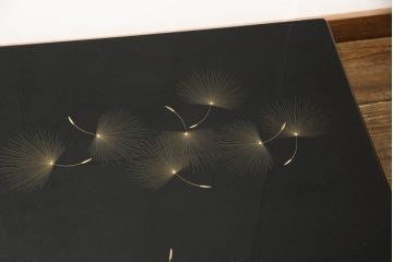 中古　漆塗り　わたげ　沈金の美しさが際立つ座卓(ローテーブル、センターテーブル)(R-065887)