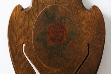 和製ビンテージ　希少!!　カントリーハウス(秋山木工)　オーク材　薔薇が素敵に描かれたチェア(ダイニングチェア、板座チェア、椅子、イス、ヴィンテージ)(R-065889)