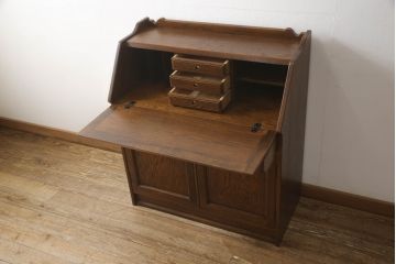 中古　美品　高級品　三越デパート　オーク材　上品な佇まいが魅力の象嵌入りライティングビューロー(カントリーハウス、Brugge、ブルージュ、簿記机、ワークデスク、在宅用、在宅ワーク用)(R-065890)