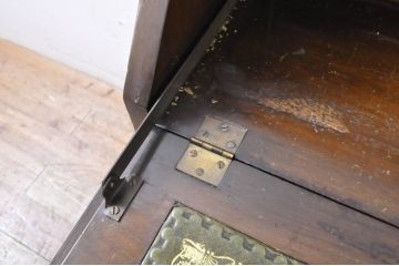 イギリスアンティーク　ウォールナット材　引き出し前板に使われたバーズアイとレザートップがクラシカルな雰囲気を高めるライティングビューロー(簿記机、在宅用、在宅ワーク、ワークデスク、英国)(R-065892)